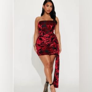 Elegant Red Floral Strapless Dress
